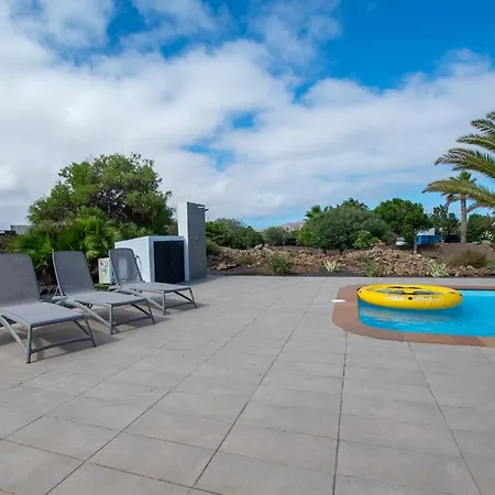 Feriehus Wind Wave 28b - Heated & Shared Pool