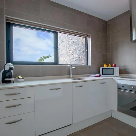 Wind Wave 28b - Heated & Shared Pool La Oliva