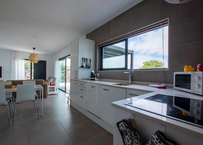 Wind Wave 28b - Heated & Shared Pool *