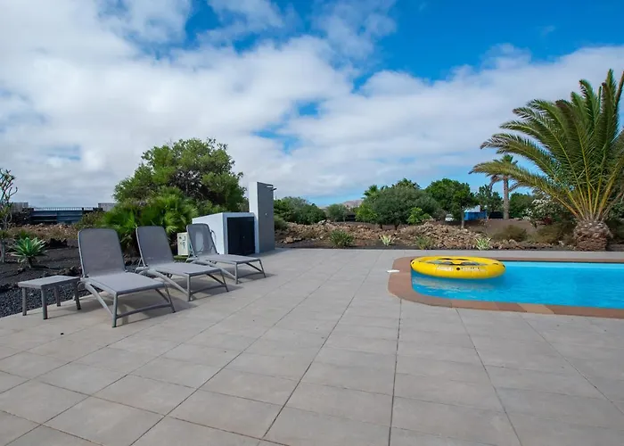 Vakantiehuis Wind Wave 28b - Heated & Shared Pool